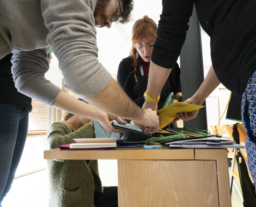 Feria de arte de 40 ilustradoras e ilustradores en el festival de MAZOKA